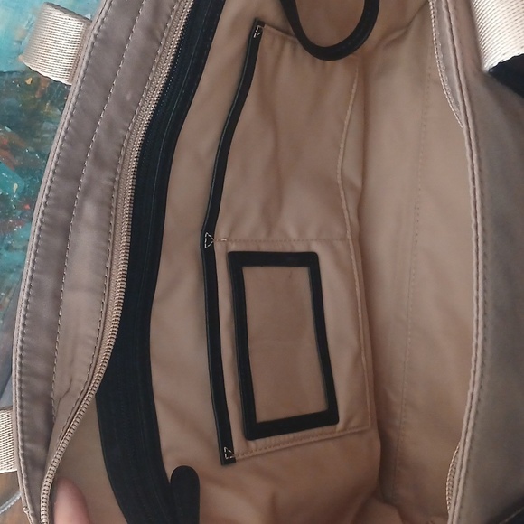 โ๏ธ LIKE NEW!! TRAVEL Michael Kors Tan Polly Nylon Light BrownShimmer HUGE DUFFLE - Picture 17 of 17